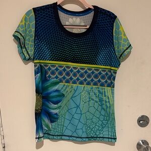 Ink N Burn women’s running shirt in XL new.